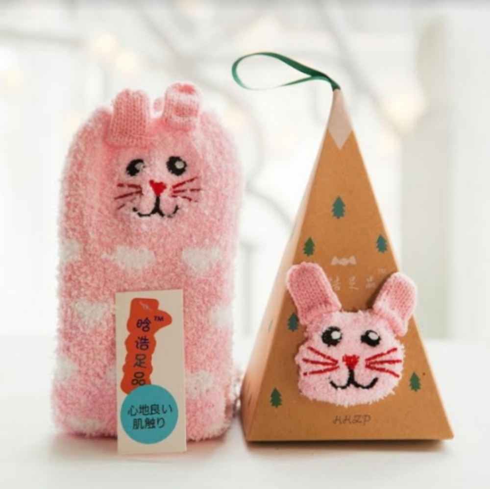 NWT Awesome Gift! Assembled Fuzzy Pink Bunny Heart Socks - Comes in Great Box - Picture 1 of 1